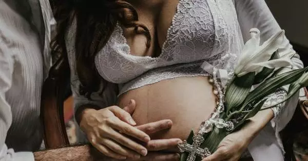 Čas mamy: znamená, že pomôžu vyhnúť sa "tehotné ženy" Stretch Marks