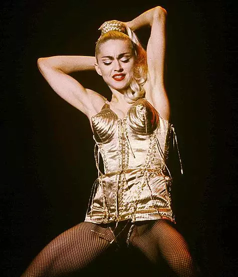 Madonna mewn bustier o Jean-Field Gautier. Llun: Rex Nodweddion / Fotodom.ru.