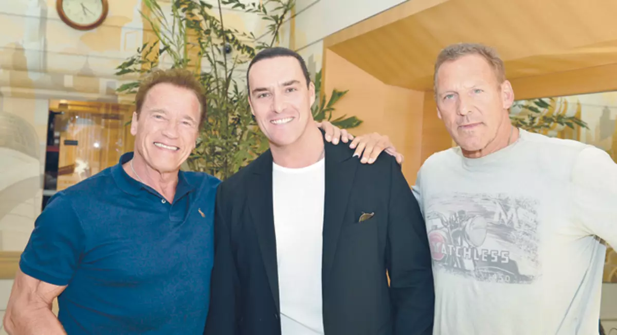 Alexander an seng Hollywood Frënn Arnold Schwarzenegger a Ralph Mölle