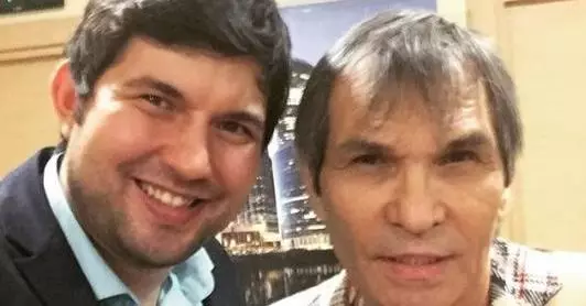 Bari Alibasov Jr. tratará a los padres: "Miras, divorciadas con Shukshina, se casa con mamá"