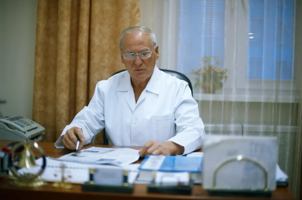 Doktor medicinskih znanosti, profesor Odjela za urologiju i kiruršku andrologiju RMAPO-a, počasni liječnika Ruske Federacije Alexander Siregin