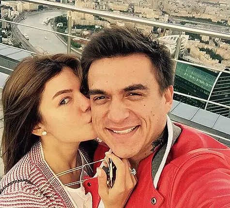 Začiatkom júna urobil Topalov návrh svojej priateľke Ksenii Danilina. Foto: Instagram.com/voltopalovofficial.