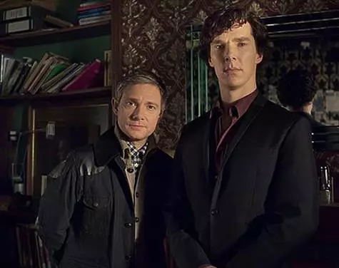 Rolul detectivului lui Sherlock Holmes a adus faima World Cumbebets World. Cu Martin Freeman. Foto: www.bbc.co.uk.