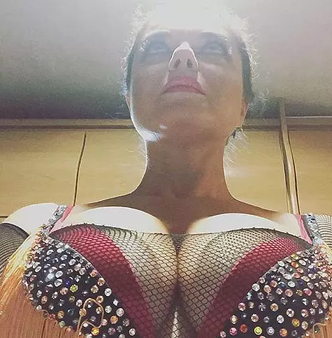 Je to tato fotografie na spóře uvedla Natalia Queen v mém mikroblogu. Foto: Instagram.com/natellanatella.