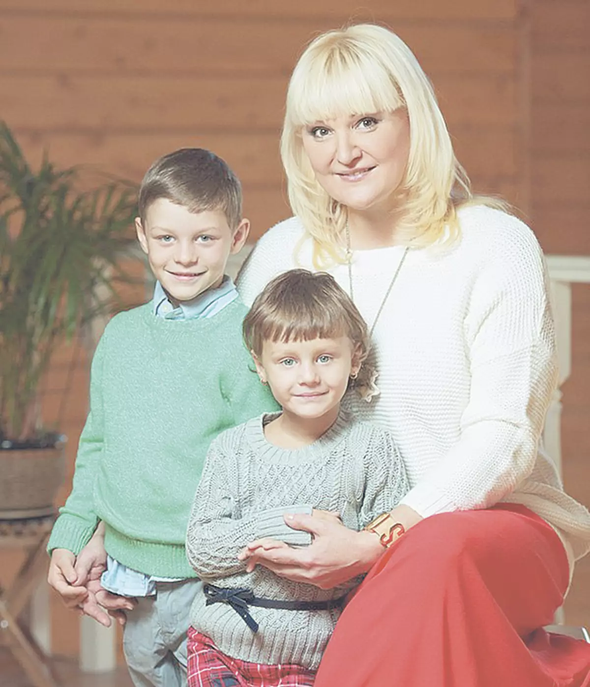 In 2013, Margarita became a foster mom for a three-year-old Valeria and four-year-old Sergey. The singer does everything to ensure that the children get excellent education