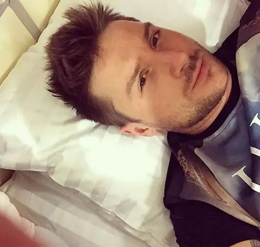 Lazarev Zerodojnaya Nasta bilan to'shakda fotosuratni ko'rsatdi