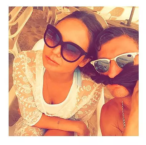 Layisan Utyasheva un Pavel Volya veica pirmo selfie atvaļinājumā. Foto: Instagram.com/pavelvolyaOfficial.