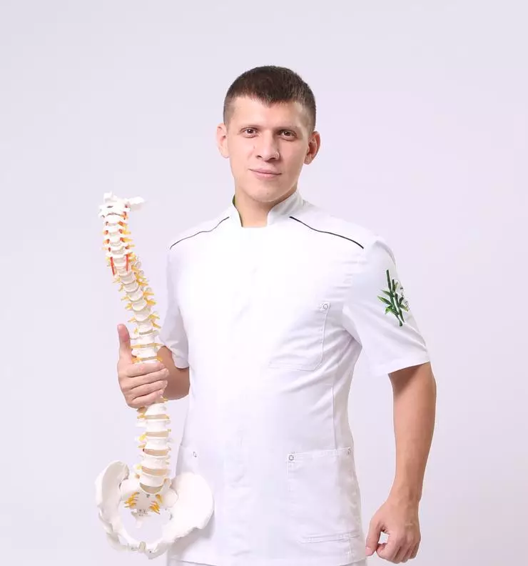 Masseur, rehabilitologen hälften av Bayramov
