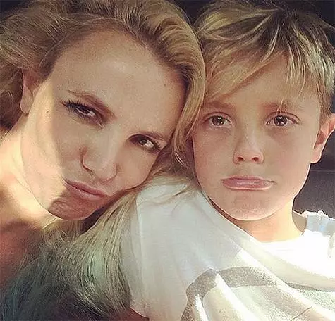 Britney Spears ar savu dēlu. Foto: Instagram.com/britneyspears.