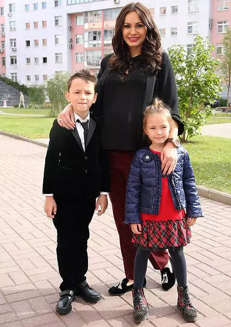 बच्चों के साथ inna zhirkov।