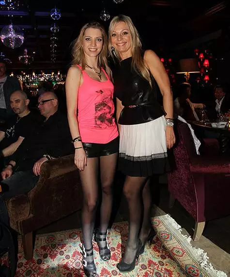 Irina és Alice Salmykov a klip bemutatásakor. Fotó: www.saltykova.ru.