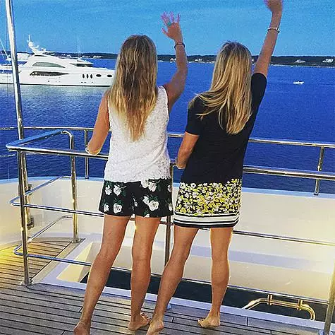 Reese Witherspoon تعطیلات خانوادگی را در قایق بادبانی گذراند. عکس: instagram.com/reesewitherspoon.