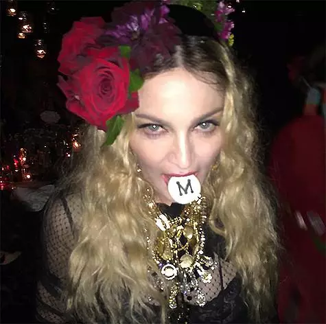 Madonna o ile a hlophisa letsatsi la tsoalo ho setaele sa Gypsy. Setšoantšo: instagram.com/MADONAN.
