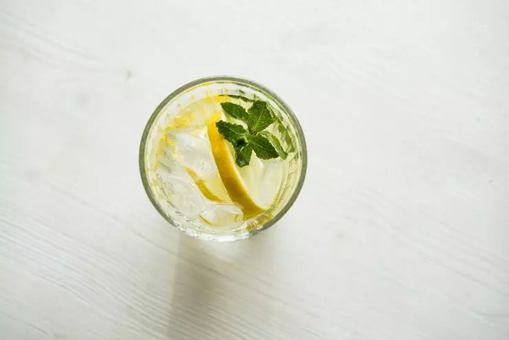 آب با لیمو نرمال اسید ارگانیسم و ​​تعادل قلیایی را عادی می کند