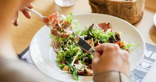 Rückgabe Gesundheit: 4 Folgen strikte Ernährung