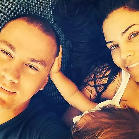 チャンニングタタムと彼の妻のgenna devian tatumと娘。写真：Instagram.com/channingTatum。