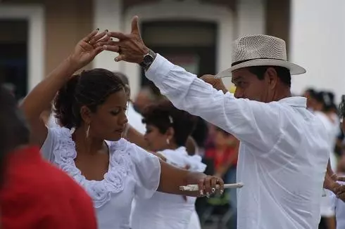 Danzas latinas - sempre bo humor