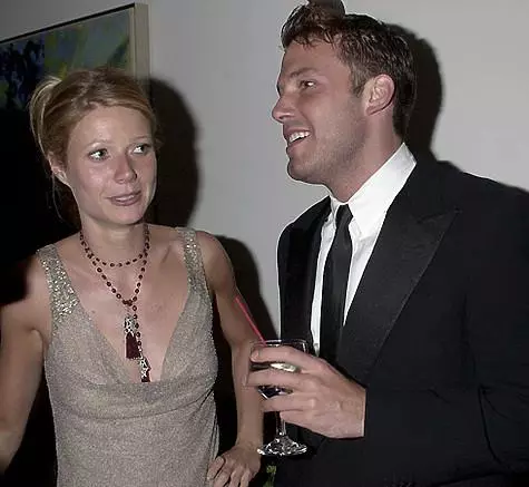 Ho latela Gwyneth, o ne a le hantle haholo hore Ben avsleck. Setšoantšo: Lintoa tsa Rex / Alx.ru.