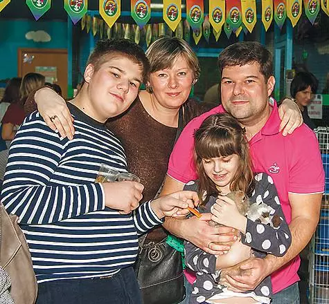 Sergey Babaev med familie. .