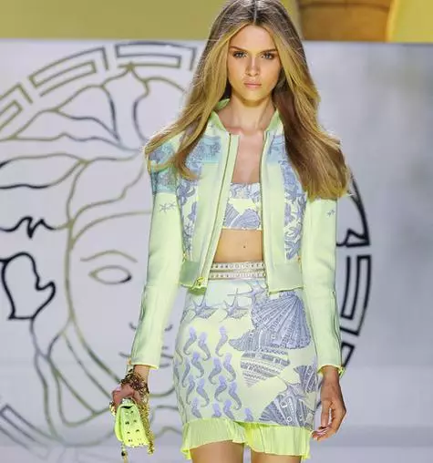 Versace restituito: Collezione di primavera-estate 2012