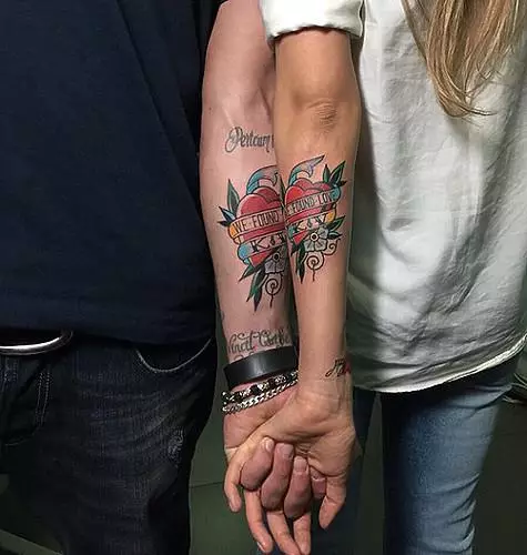 在确认他的顶级球和达尼利娜的感受中，制作了相同的纹身，在那里他们被淘汰出局：“我们发现了爱情。”照片：Instagram.com/vladtopalovovical。