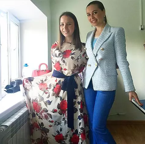 Yulia Mikhalkov bestämde sig för att presentera kläder 60 tjejer från låginkomst och stora familjer som avslutar sina studier i år. .