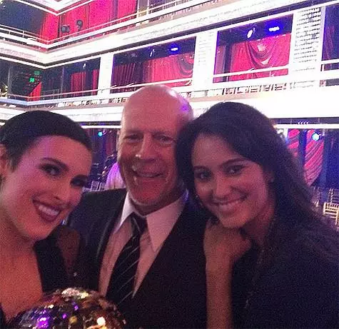 Rumer med far Bruce Willis og hans kone Emma. Foto: Instagram.com.