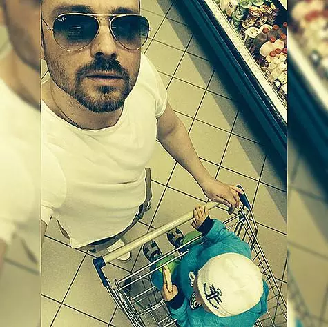 Alexey Chadov and Son went for products. Photo: instagram.com/alexeychadov.