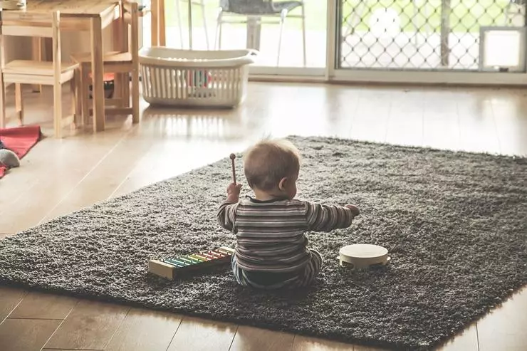 子供はあなたが家で掃除する必要があるという考えに慣れなければなりません