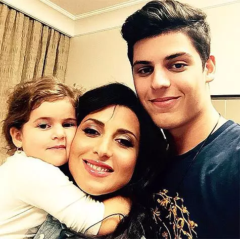 จัสมินกับเด็ก ๆ รูปภาพ: Instagram.com/jasminshor.