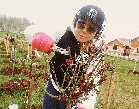 Anita Tsoi az országban. Fotó: Instagram.com.