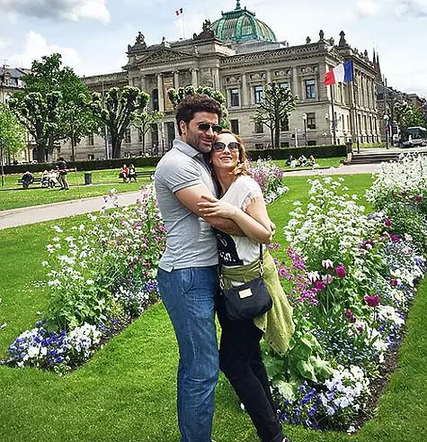 Anfisa Chekhov và Guramba Babyšvili ở Baden-Baden. Ảnh: Instagram.com.