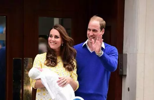 Il principe William ha mostrato sua figlia