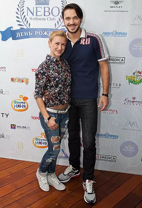The two-time Olympic champions Tatiana Volosozhar and Maxim Trankov were invited as judges at the children's Olympic Games. .