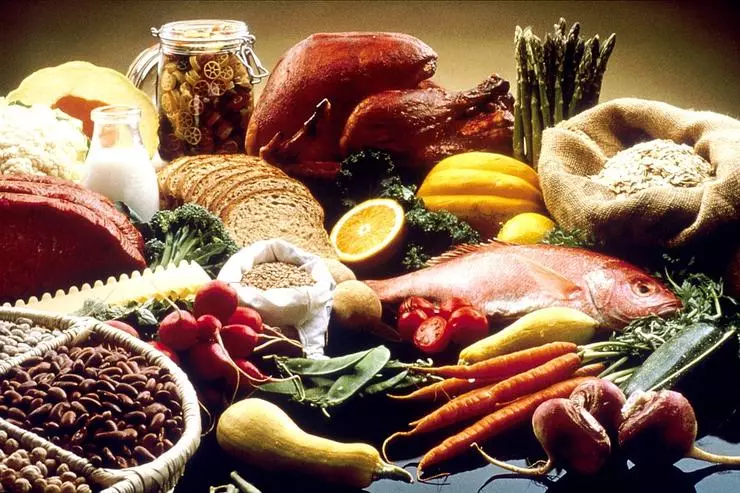 La più grande concentrazione di vitamine in carne, pesce grasso, prodotti lattiero-caseari