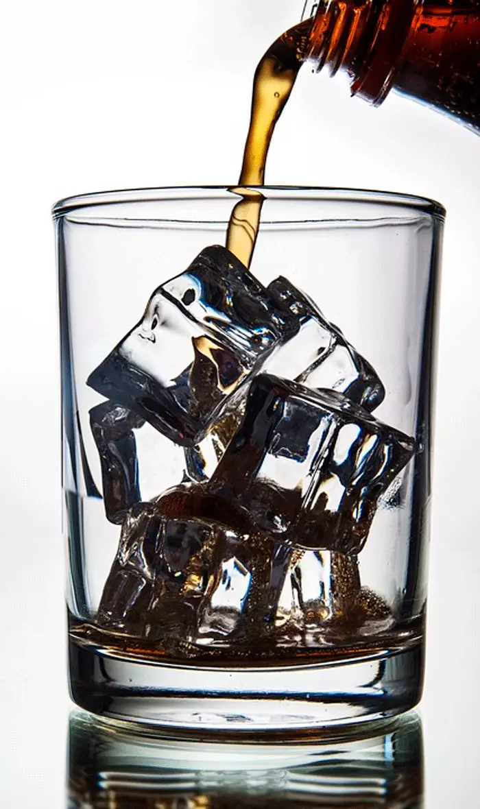 Em bebidas carbonatadas contém uma enorme quantidade de açúcar