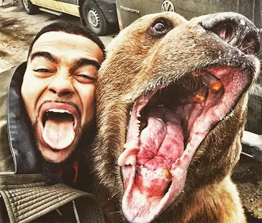 Timati vuokrasi säiliön ja teki selfie nykyisellä karhulla