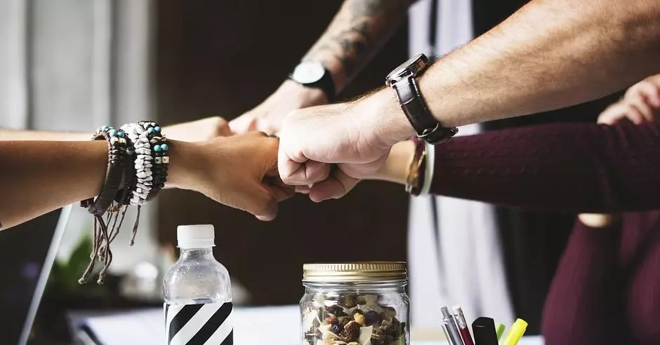 Hoe zaken doen met familieleden en vrienden