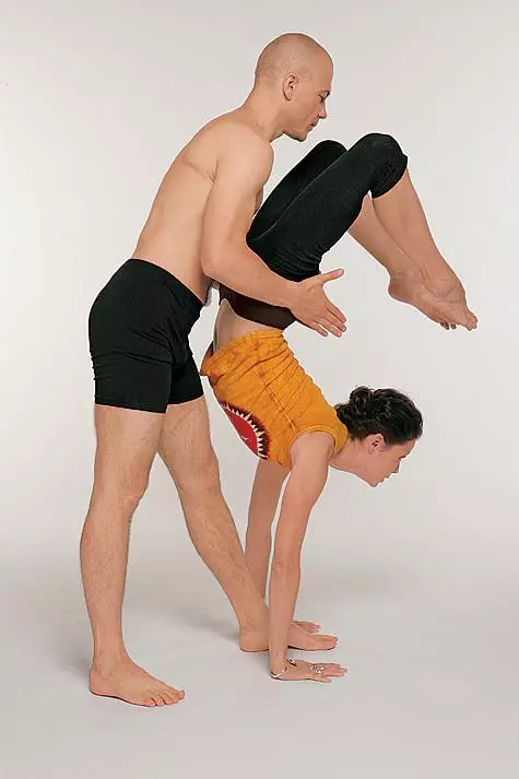 Fotografie Practica de yoga predate, Eastnews
