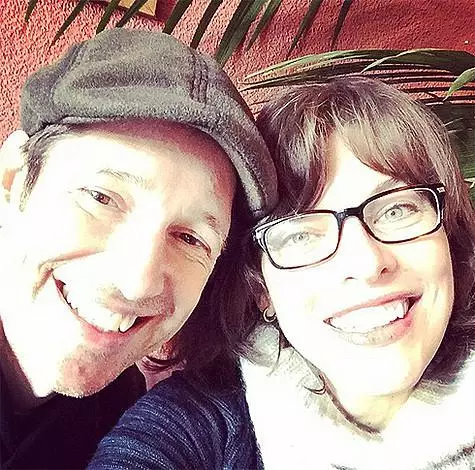 ميلا يووفوفيتش مع زوجها بول u..anderson. الصورة: Instagram.com/millajovovich.