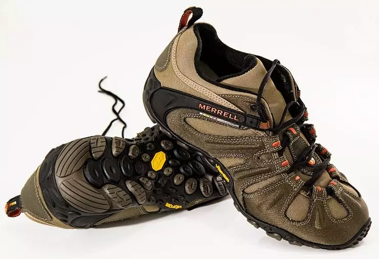 Sneakers for Trekking