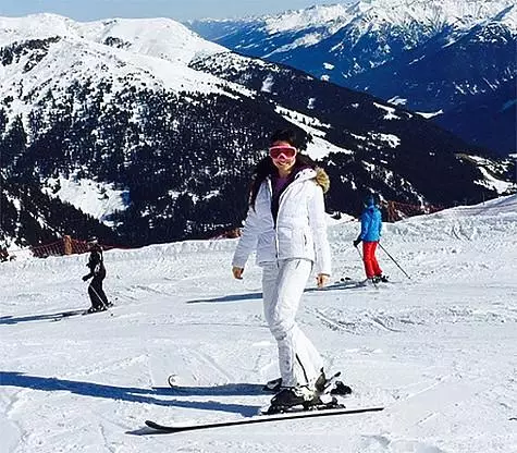 Tidligere foretrak Anna Plenev varmere tøj til skiløb. Foto: Instagram.com/vintage_rus.