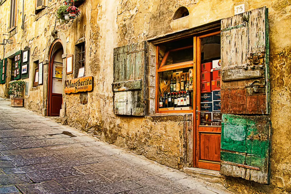 Italiyada yaxshi aniqlangan soatlarda yaxshi restoranlar ochiq.