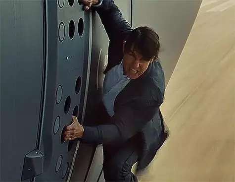 In die film "Mission Impossible 7: Rogue Tribe" Tom Cruise het 'n gevaarlike truuk uitgevoer. Foto: www.youtube.com.