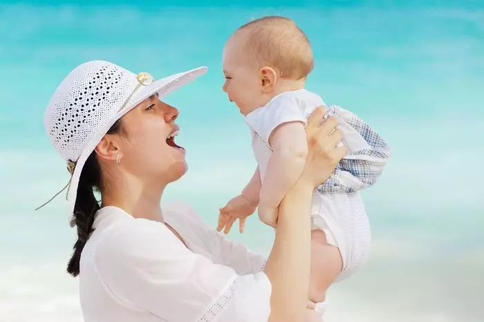 Vous facilitez considérablement la vie d'une jeune mère, ce qui fait son cadeau utile