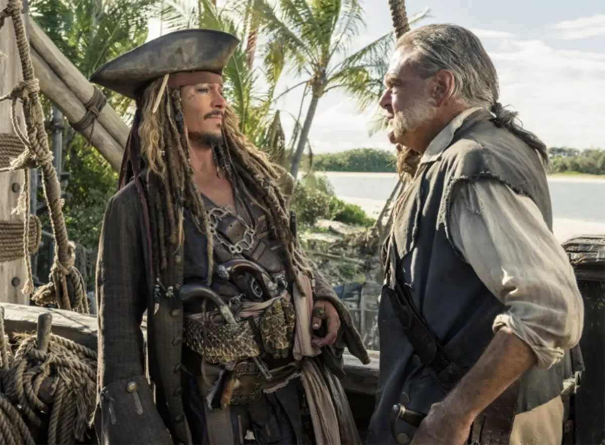 Frame avy amin'ny sarimihetsika "Pirates of the Caribbean: Ny maty dia tsy milaza fa Fairy Tales"