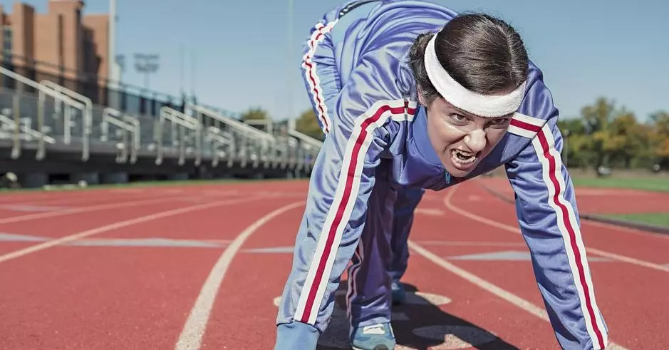 Ni elektas vestaĵon por sportoj: plena aro por novuloj