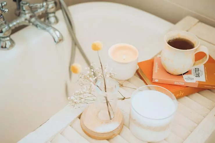 Pass på å ta på badet etter rengjøring som et tegn på takknemlighet til deg selv