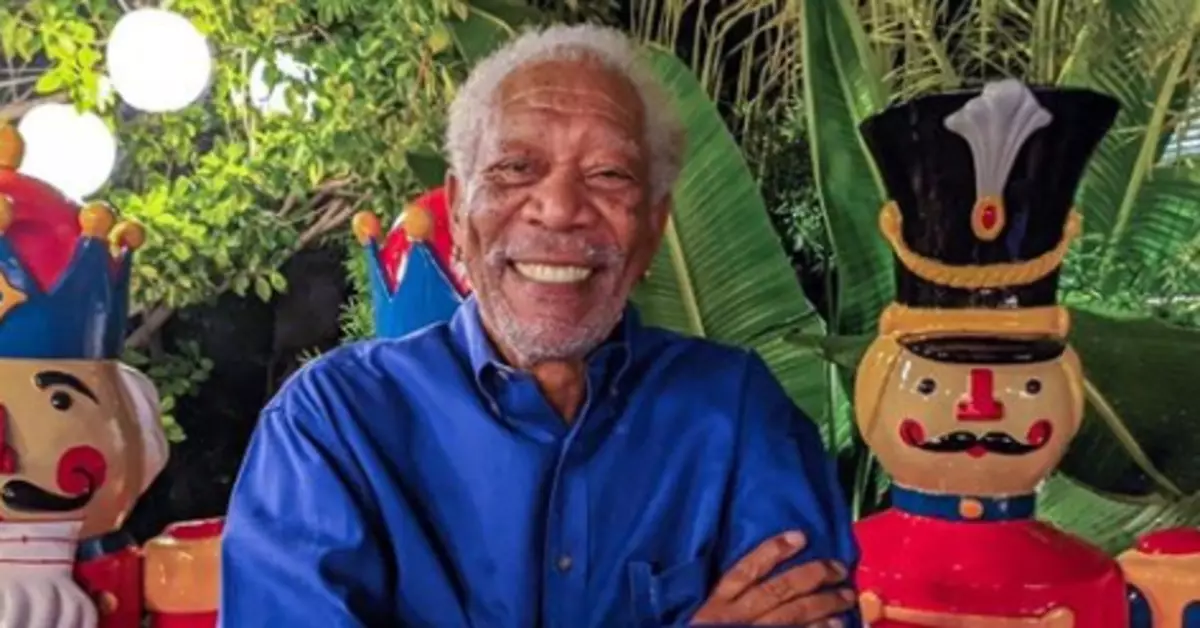 Morgan Freeman: "Manofa - ary mandia anao, miady - hotompoina tanana ianao"