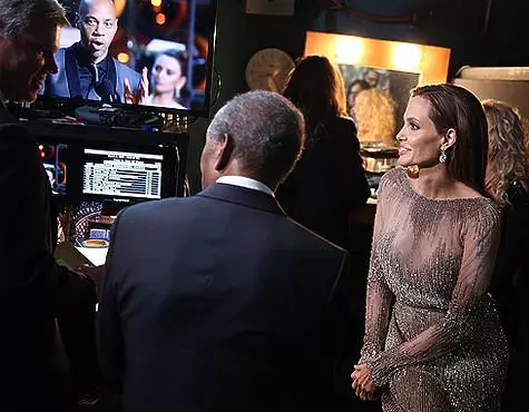 Angelina Jolie darrere de les escenes de l'Oscar Premium el 2014. Foto: imatges AP.